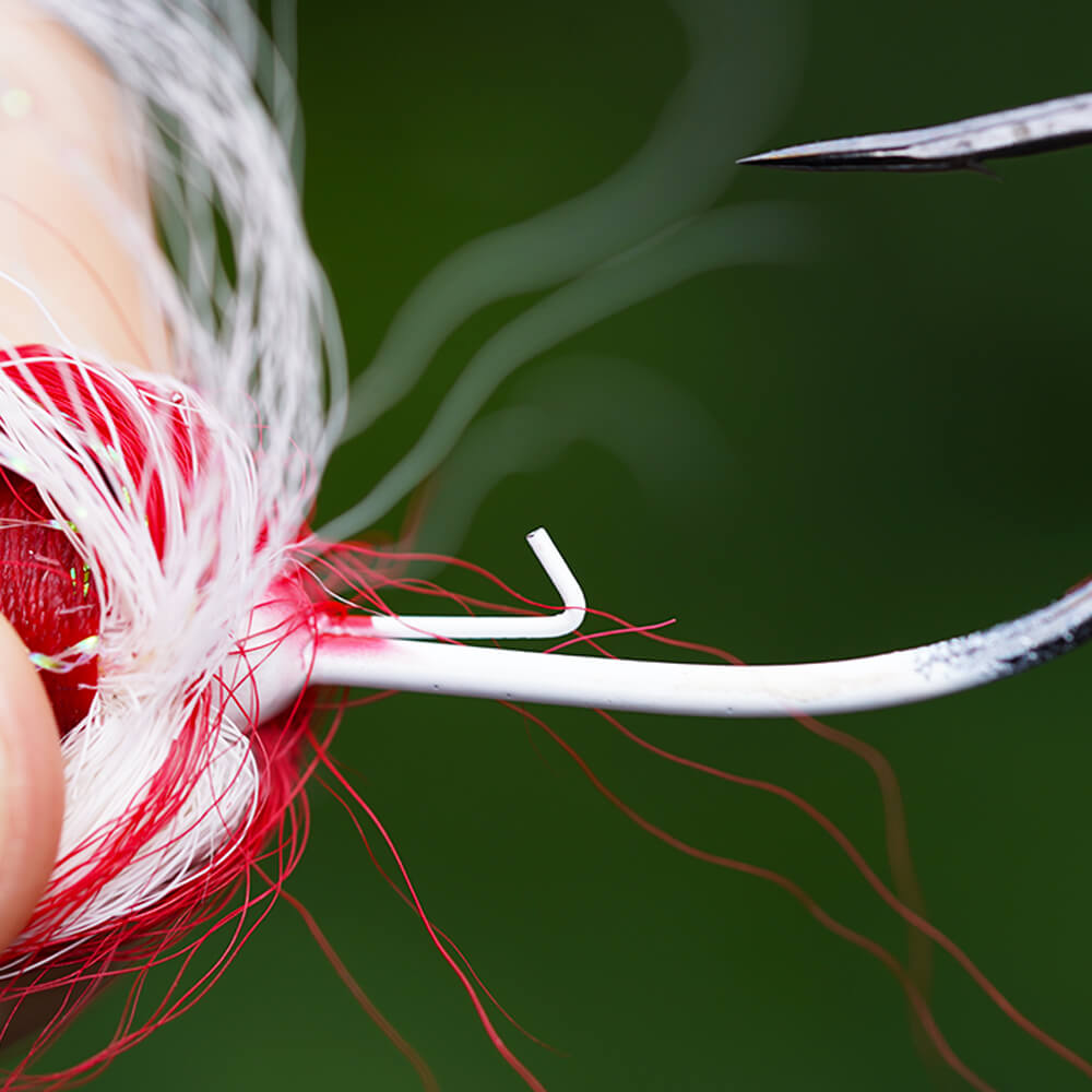 Key_Features_USA_Bucktail_Jig_Red_White_02